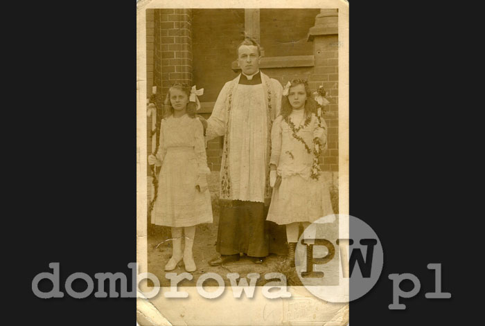 1916 r. Dąbrowa - Kościół MBA, komunia (Radzikowski)