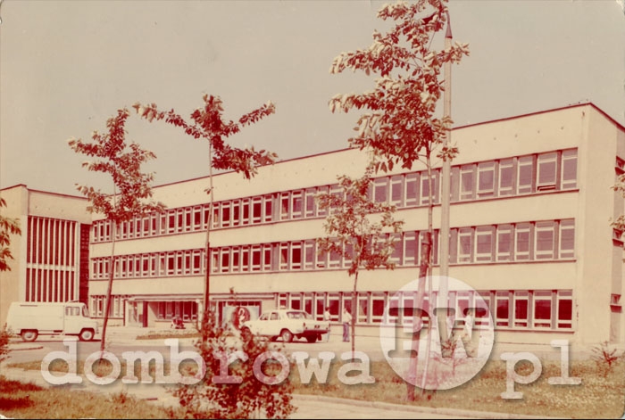 1977 r. Dąbrowa Górnicza - Przychodnia Zdrowia w Osiedlu im. Karola Adamieckiego (KAW)